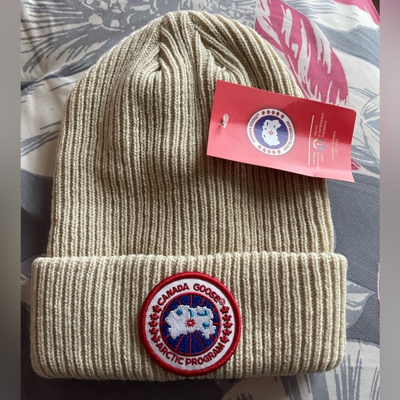 Canada Goose Beige Beanie - Picture 1 of 5